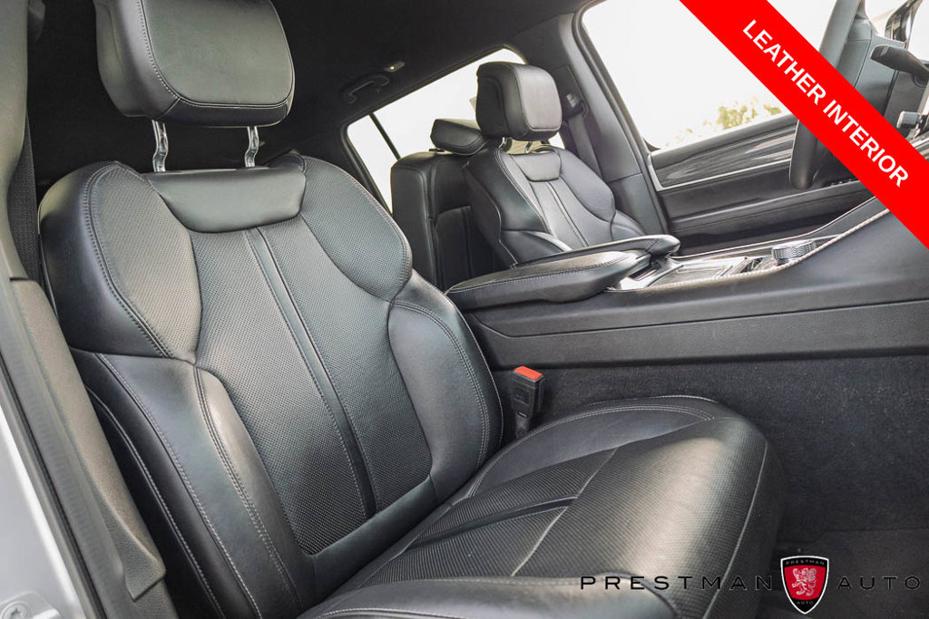 Used 2022 Jeep Wagoneer Series III AWD/4WD image 4