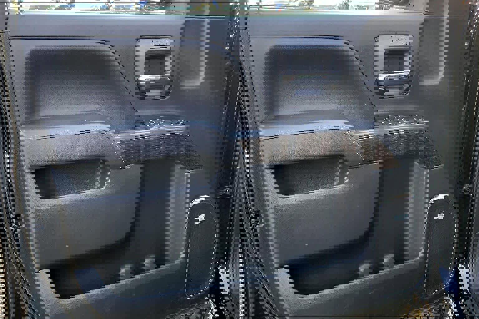 Used 2015 GMC Sierra 2500 Denali w/ Suspension Package, Off-Road image 21