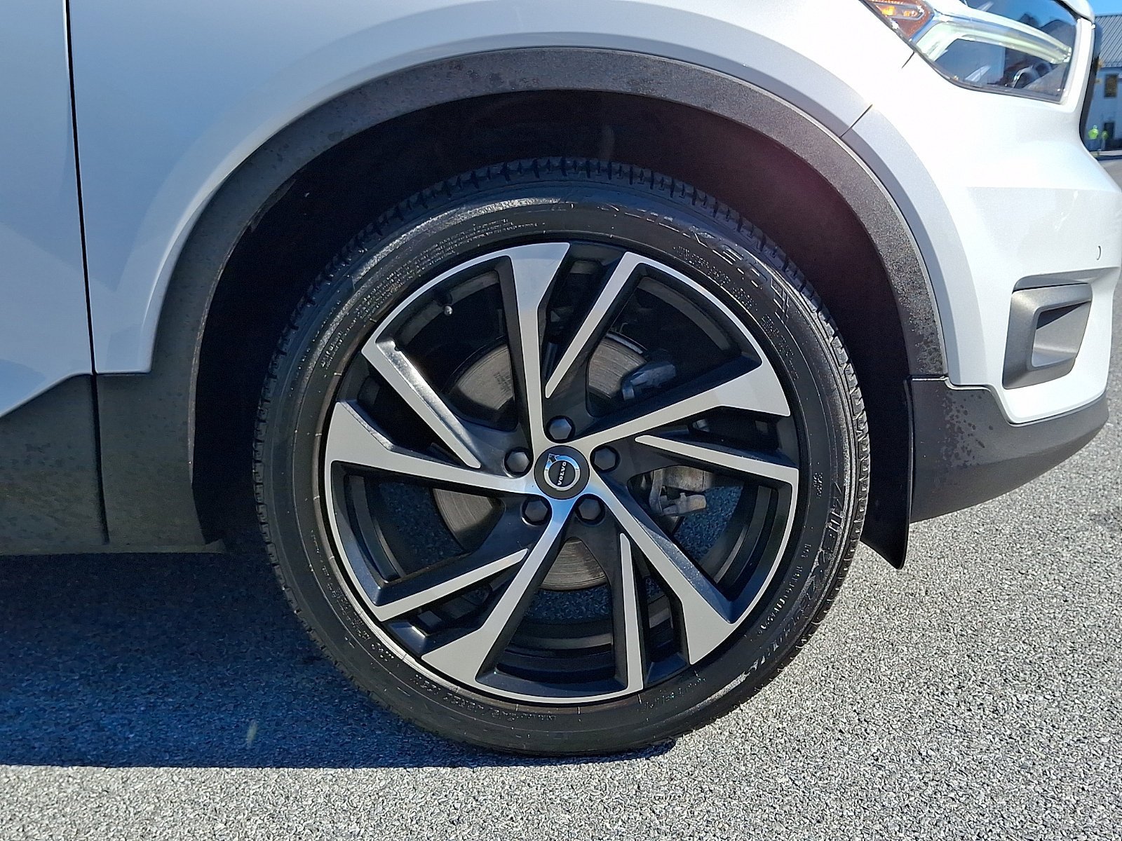 Used 2022 Volvo XC40 T5 R-Design w/ Advanced Package AWD/4WD image 9