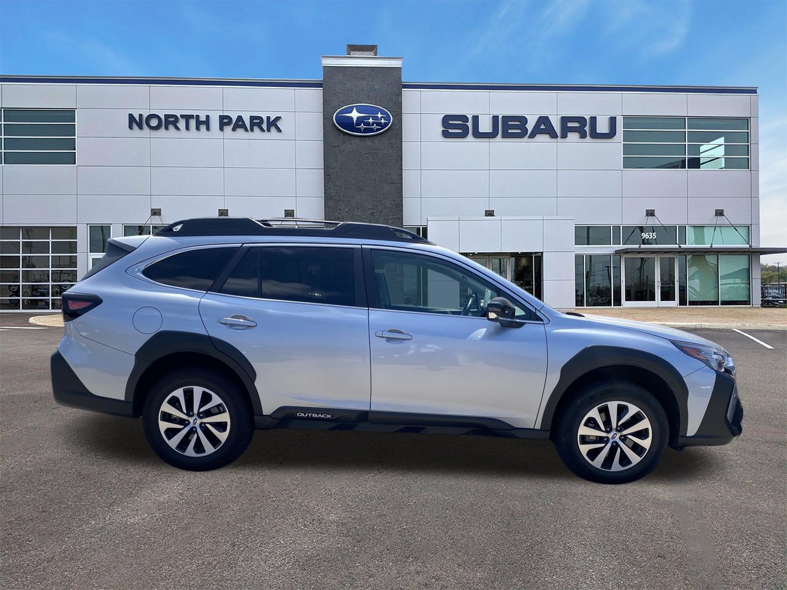 Certified 2025 Subaru Outback Premium AWD/4WD image 4