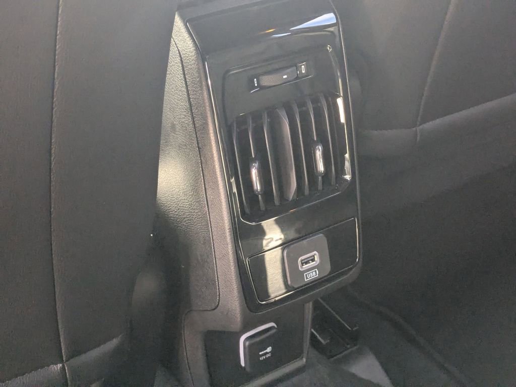 Used 2025 Jeep Compass Limited image 27