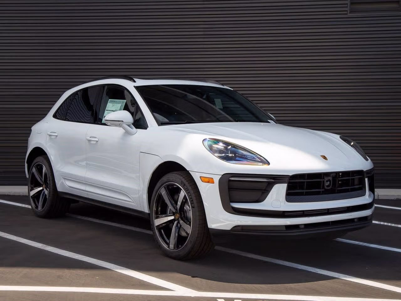 New 2026 Porsche Macan AWD/4WD image 9