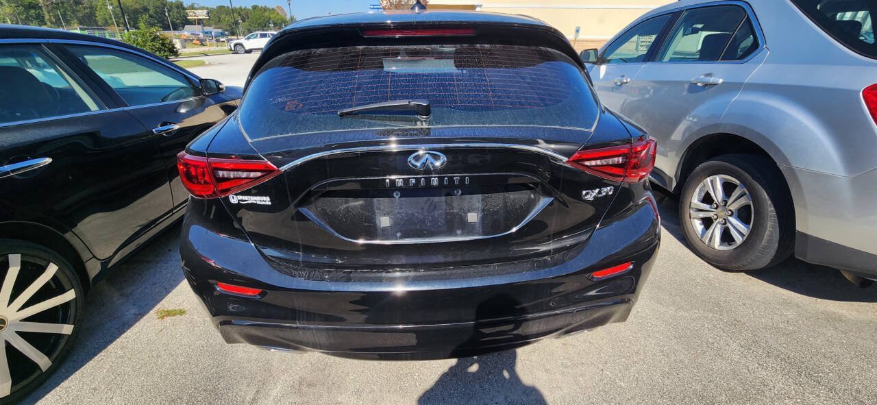 Used 2017 INFINITI QX30 FWD image 6