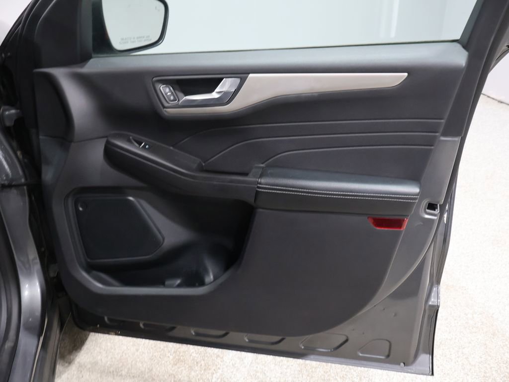 Used 2021 Ford Escape SE image 23