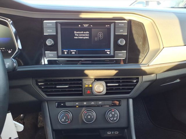 Used 2024 Volkswagen Jetta S image 10