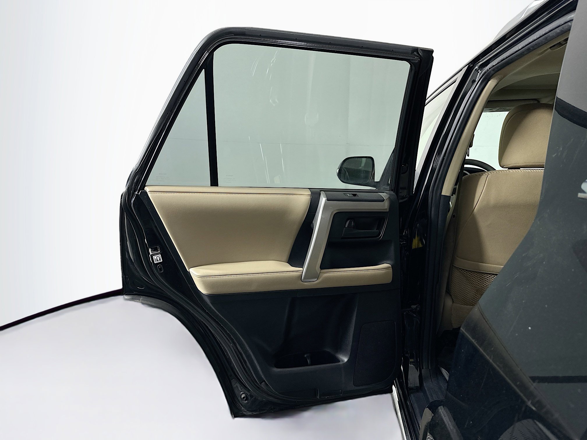 Used 2013 Toyota 4Runner SR5 w/ Convenience Pkg image 25