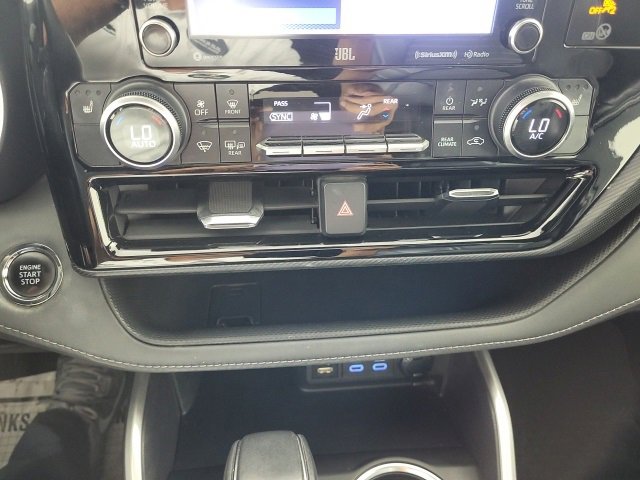 Used 2022 Toyota Highlander XSE image 29