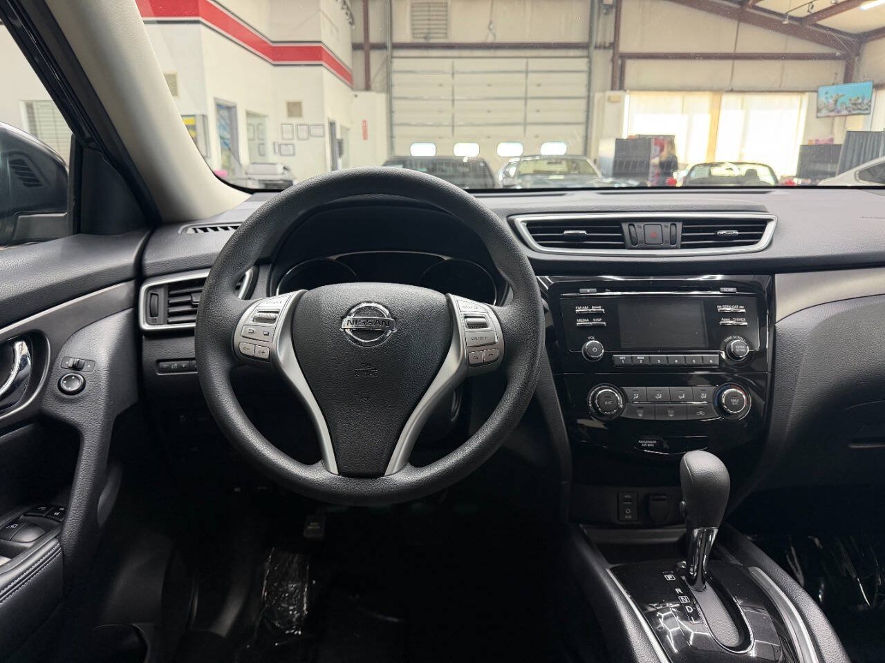 Used 2016 Nissan Rogue S AWD/4WD image 19