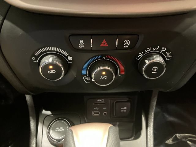 Used 2017 Jeep Cherokee Sport w/ Trailer Tow Group AWD/4WD image 26