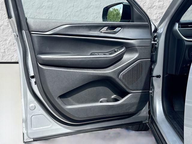 Used 2024 Jeep Grand Cherokee Altitude RWD image 20