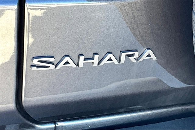 Used 2025 Jeep Wrangler Sahara image 29