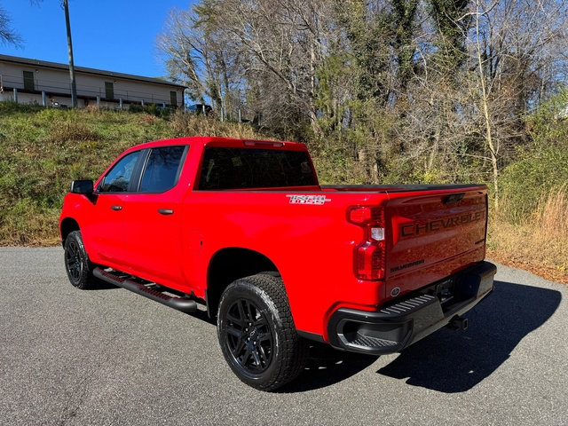 Used 2025 Chevrolet Silverado 1500 Custom Trail Boss w/ Turbomax Blackout Package image 9