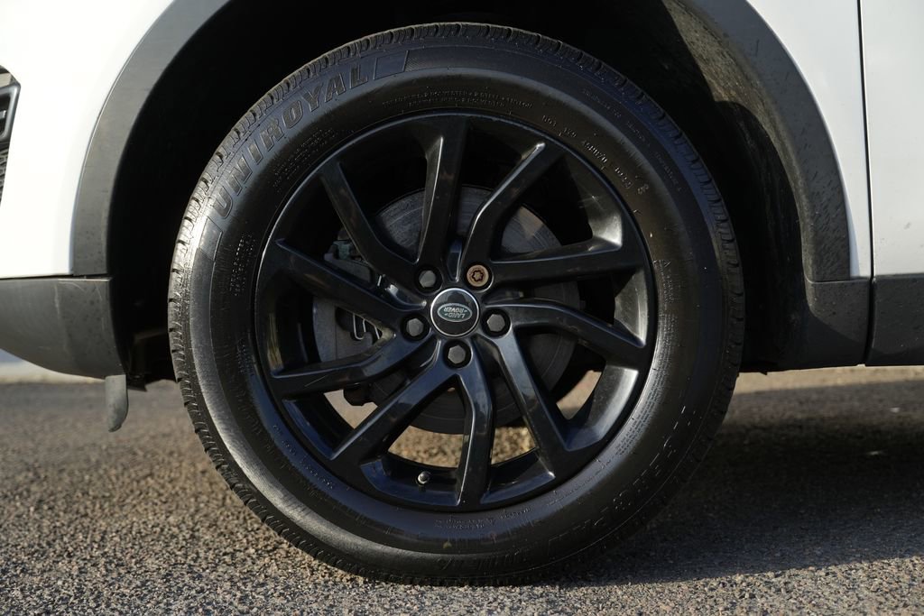 Used 2019 Land Rover Discovery Sport SE AWD/4WD image 13
