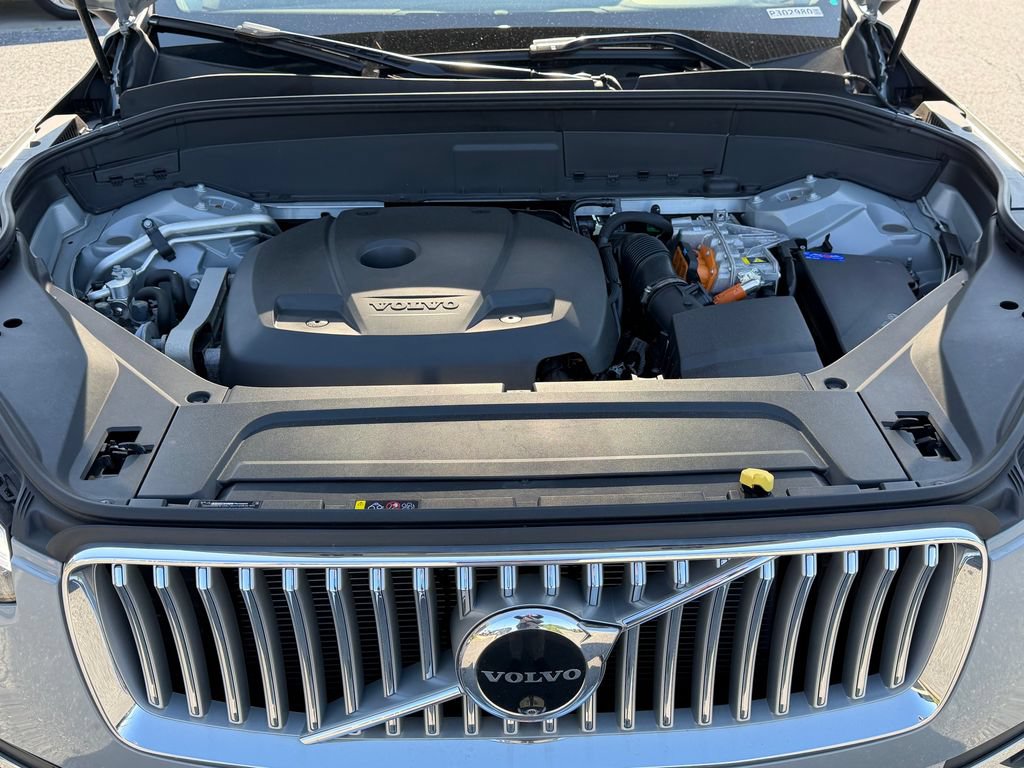 Used 2025 Volvo XC90 T8 Plus w/ Protection Package Premier AWD/4WD image 42
