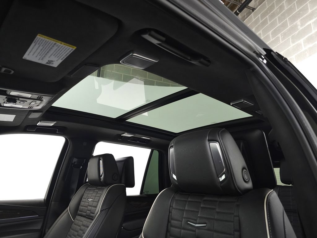 Certified 2024 Cadillac Escalade Sport Platinum w/ LPO, ONYX Package AWD/4WD image 19