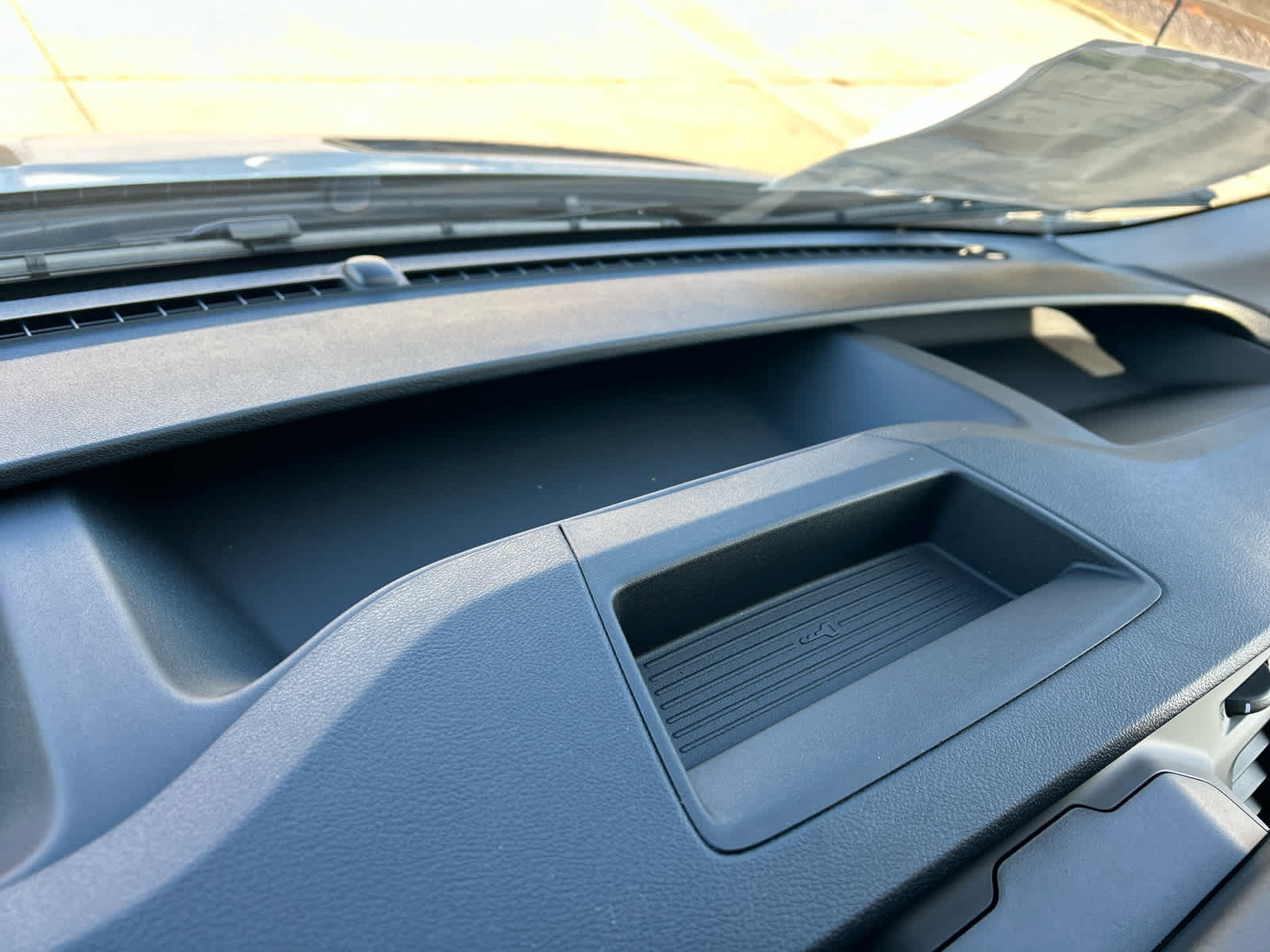 New 2026 Ford Transit 250 148 Medium Roof w/ Load Area Protection Package RWD image 46