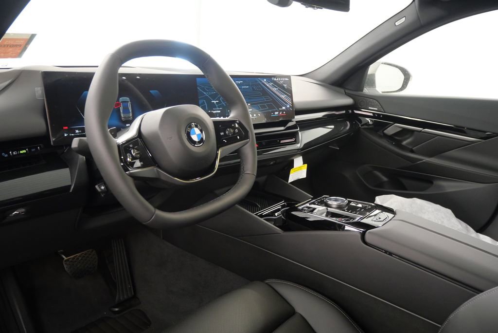 Used 2025 BMW 530i xDrive w/ Premium Package image 14