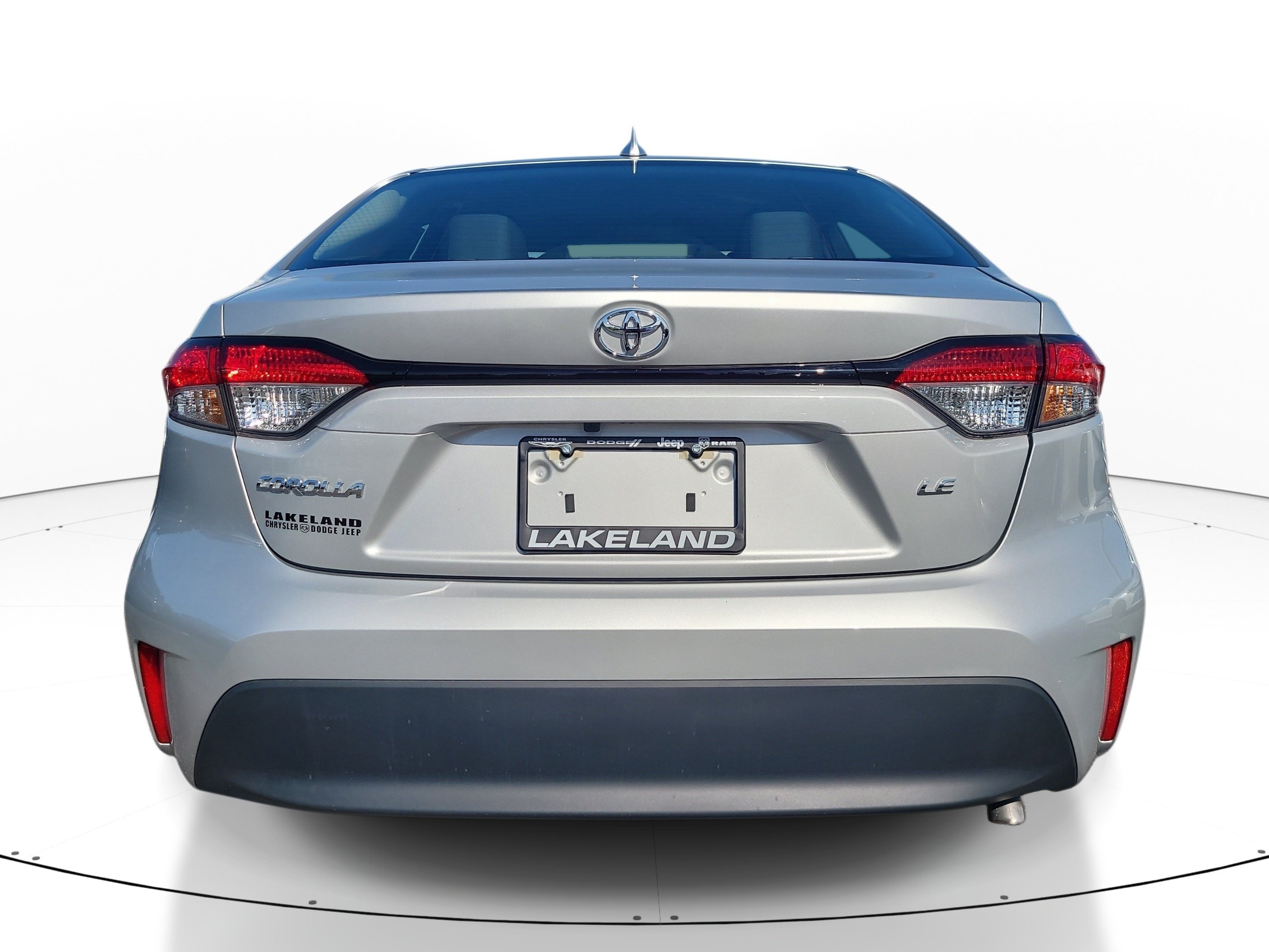 Used 2025 Toyota Corolla LE FWD image 5