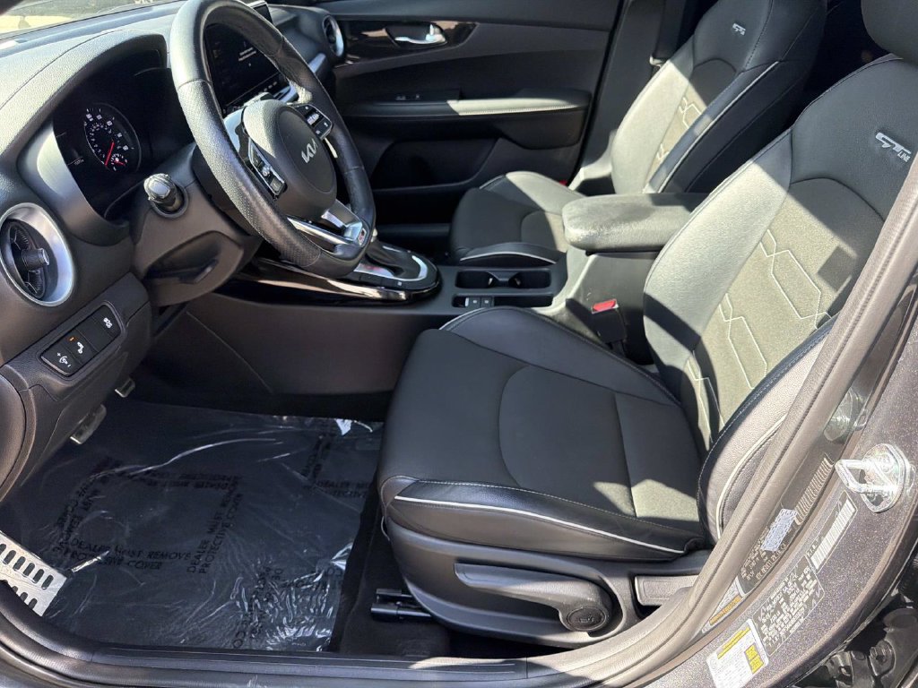 Used 2024 Kia Forte GT-Line w/ GT-Line Premium Package FWD image 13