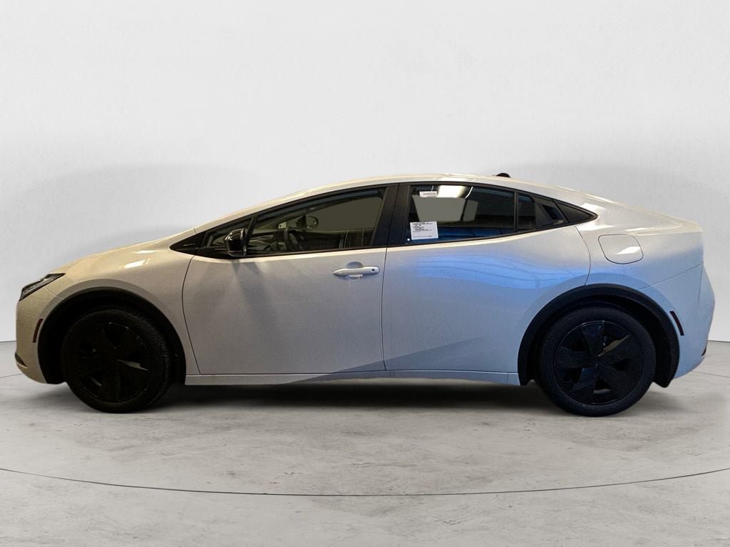 New 2026 Toyota Prius Plug-In Hybrid image 2