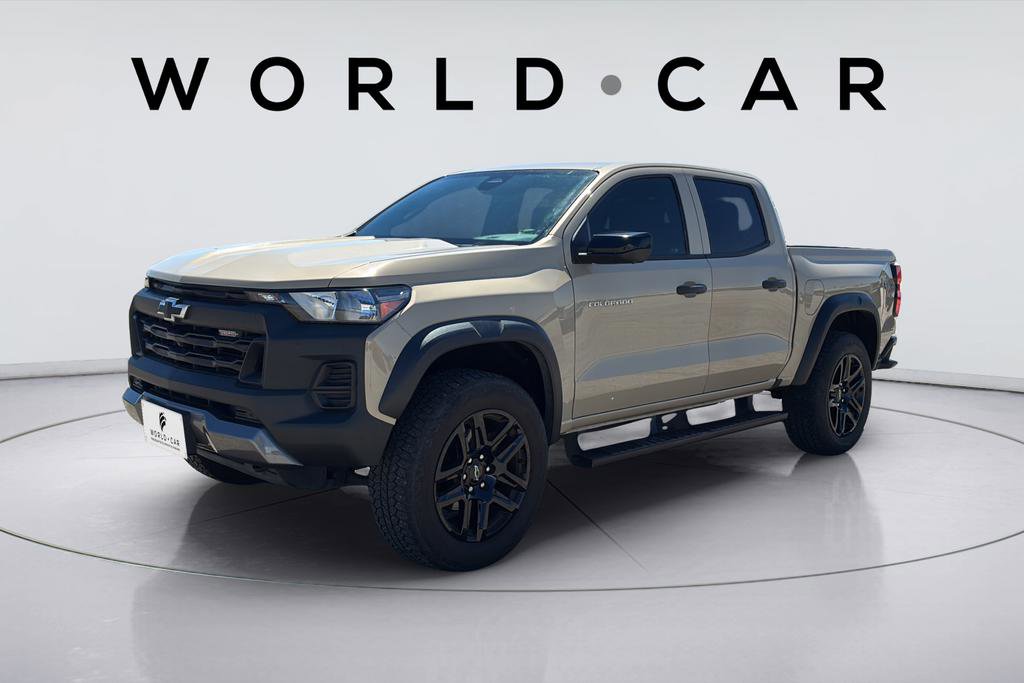 Used 2023 Chevrolet Colorado Trail Boss w/ Technology Package AWD/4WD image 11
