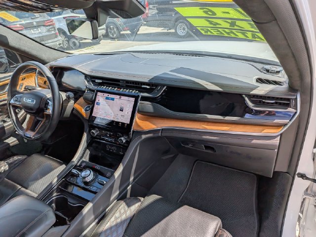 Used 2023 Jeep Grand Cherokee Summit AWD/4WD image 22