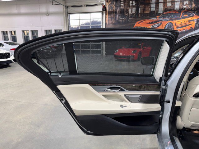 Used 2016 BMW 750i xDrive image 52