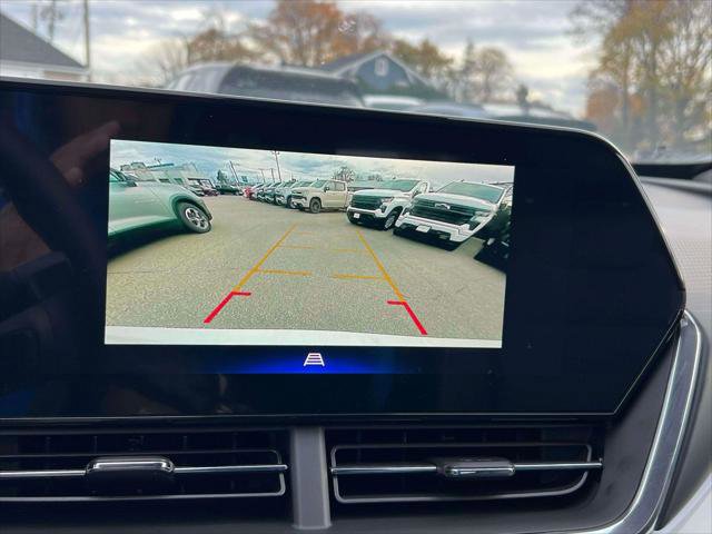 New 2025 Chevrolet Trax LT w/ Driver Confidence Package image 11