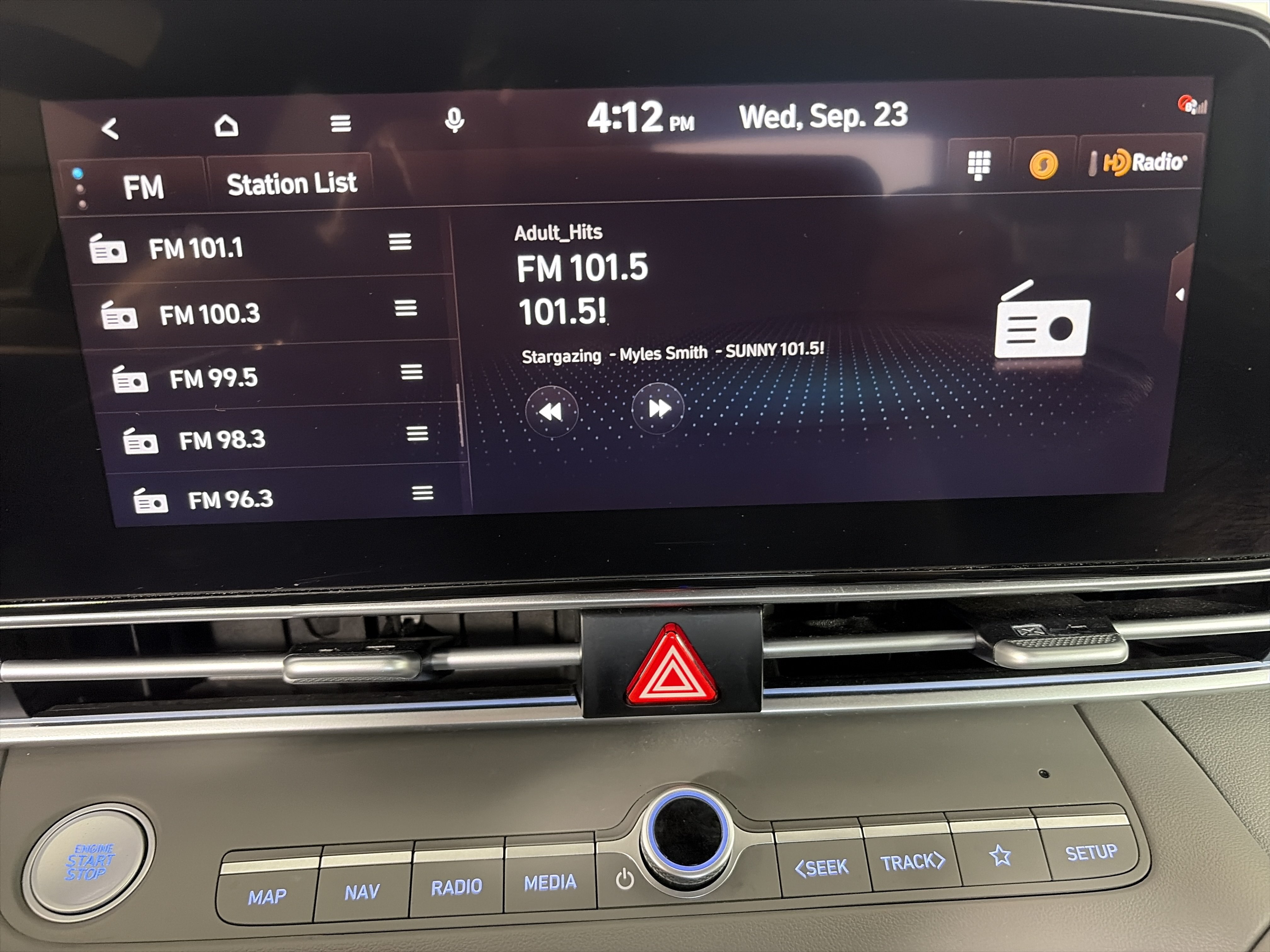 Used 2025 Hyundai Elantra SEL FWD image 21