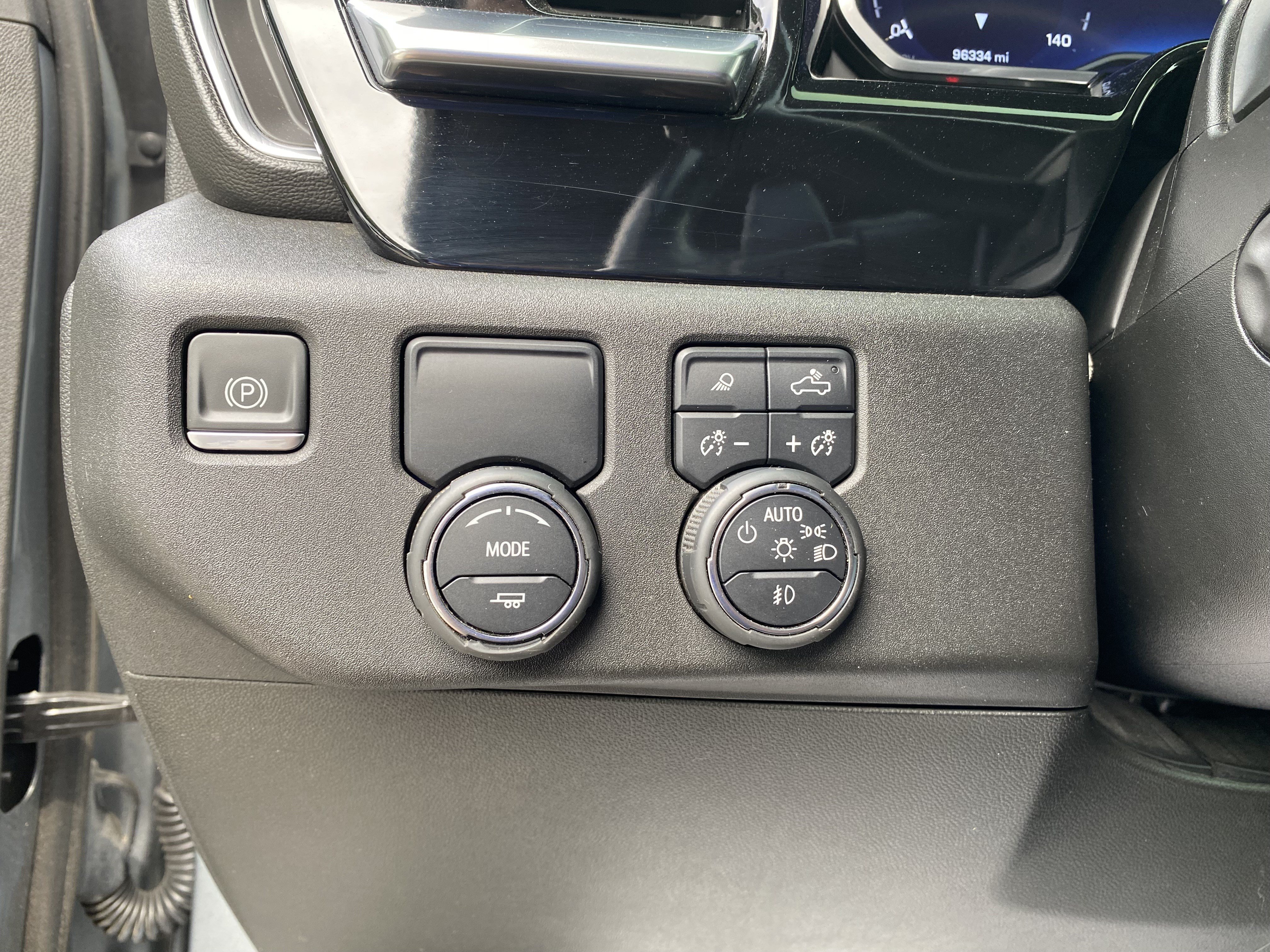 Used 2023 Chevrolet Silverado 1500 LTZ RWD image 18