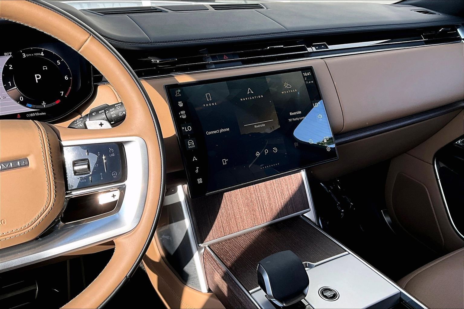 Used 2025 Land Rover Range Rover Long Wheelbase SE image 6