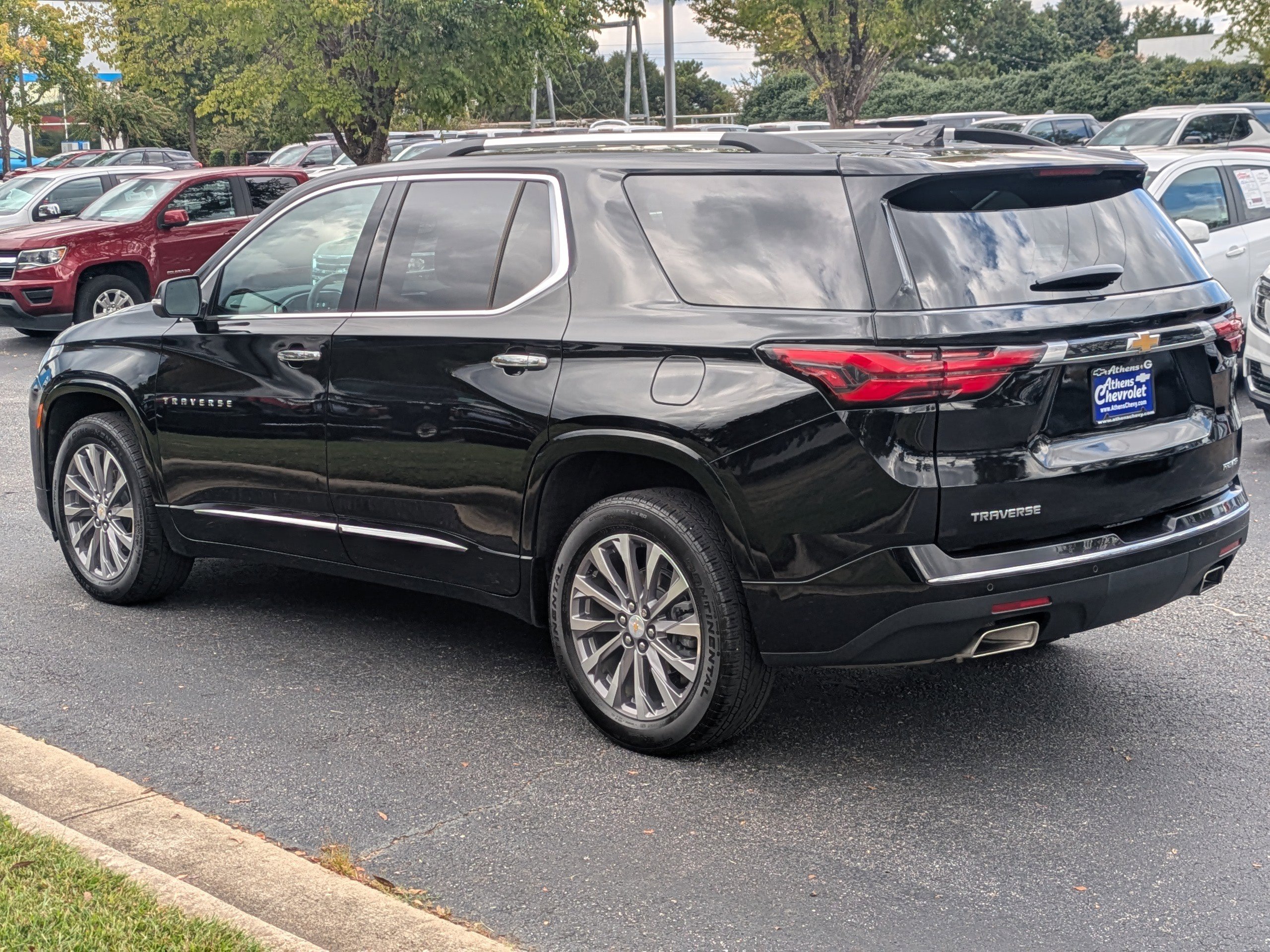Used 2022 Chevrolet Traverse Premier w/ LPO, Floor Liner Package image 6