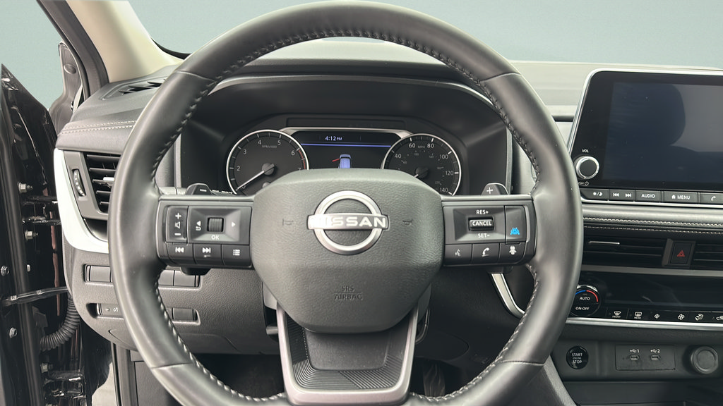 Used 2025 Nissan Rogue SV AWD/4WD image 16