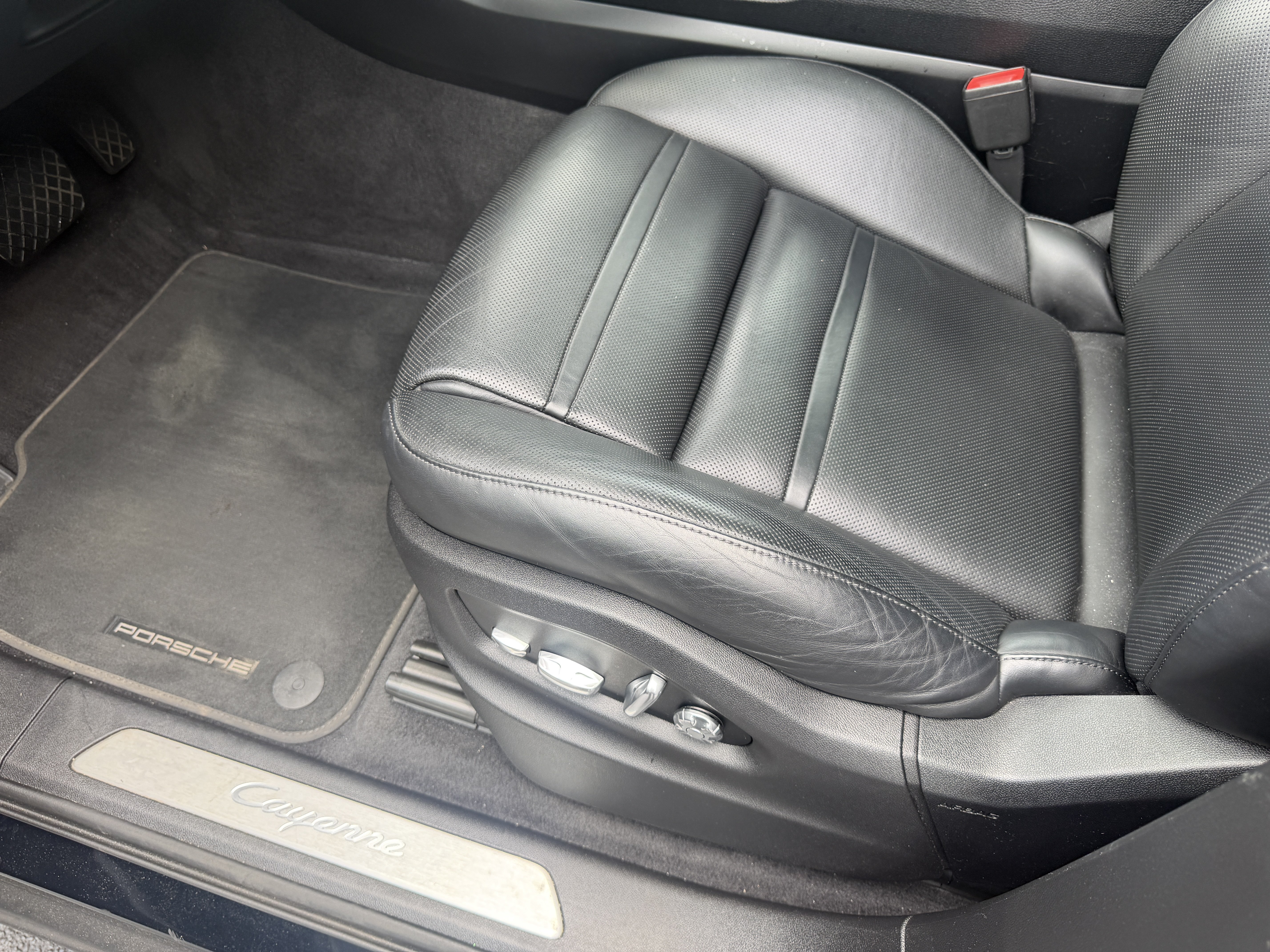 Certified 2020 Porsche Cayenne AWD/4WD image 14