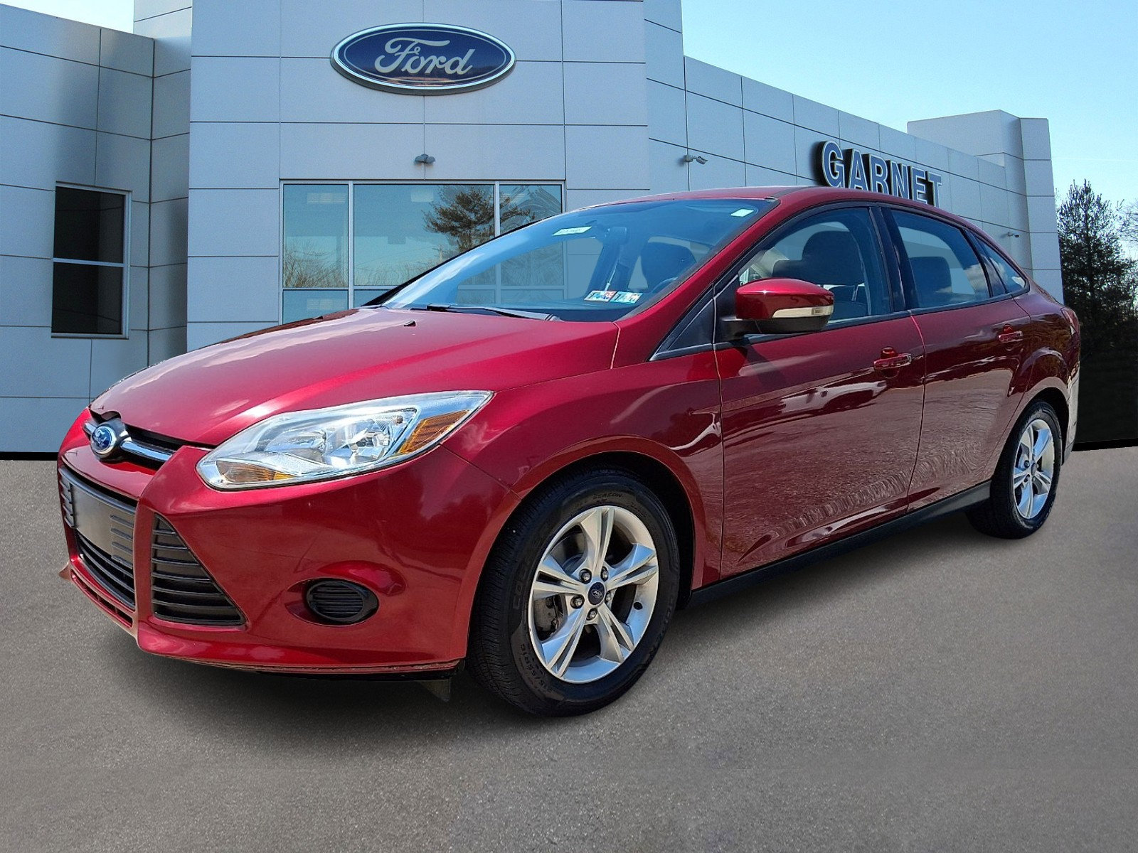 Used 2013 Ford Focus SE w/ SE Winter Pkg FWD image 4