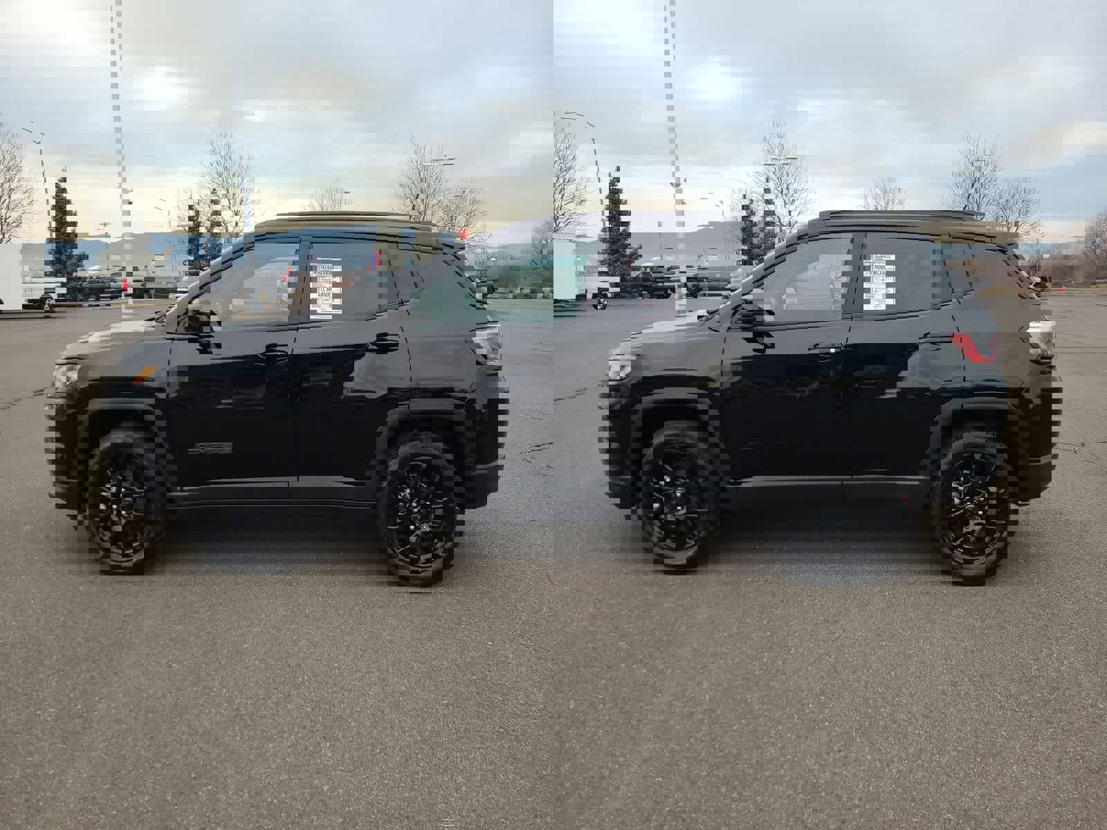 New 2026 Jeep Compass Latitude image 11