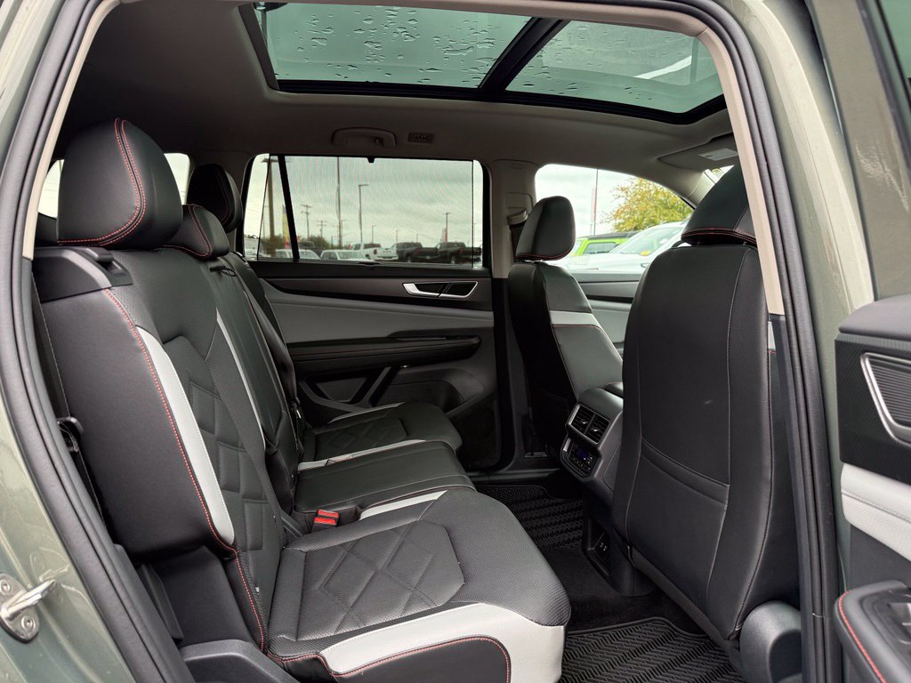 Used 2024 Volkswagen Atlas Peak Edition SE AWD/4WD image 16