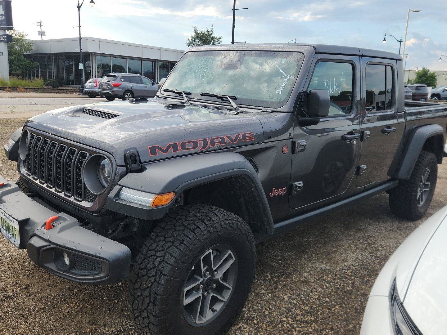 Used 2026 Jeep Gladiator Mojave AWD/4WD image 9
