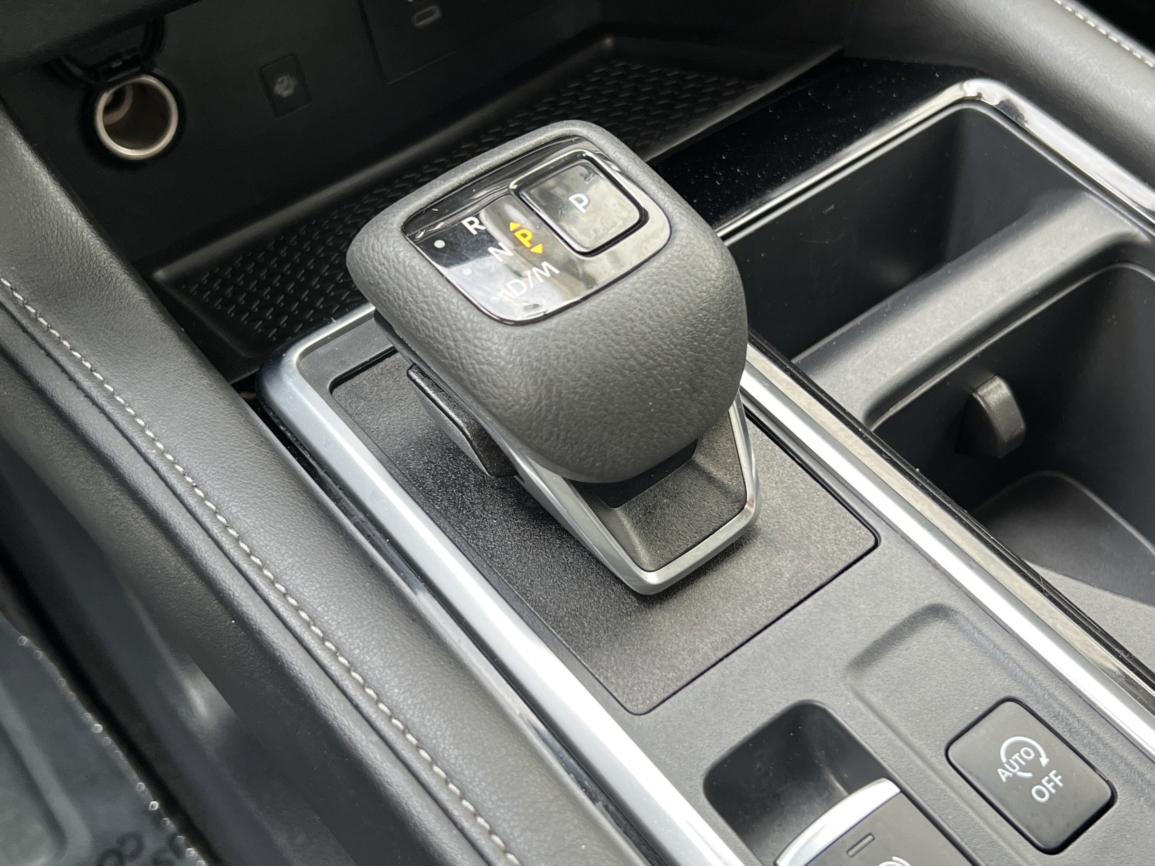 Used 2025 Nissan Pathfinder SL AWD/4WD image 34