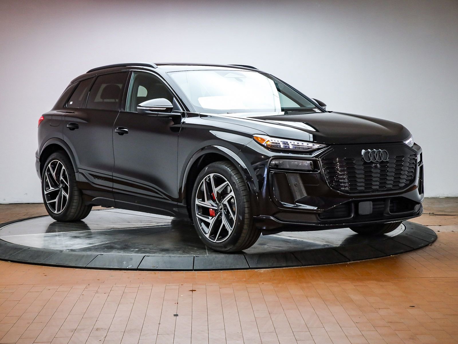 New 2025 Audi SQ6 e-tron Premium Plus image 7