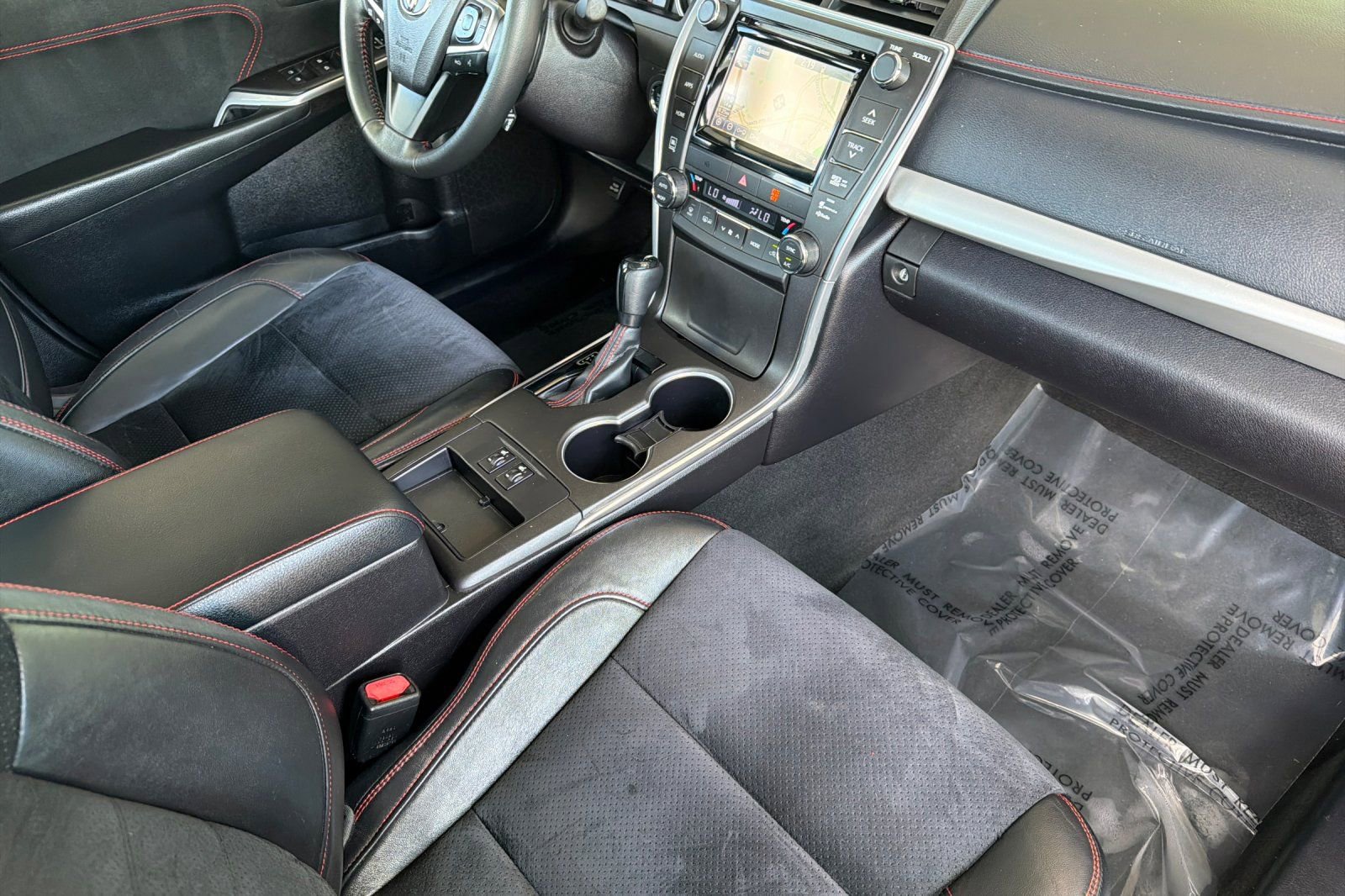 Used 2015 Toyota Camry XSE w/ Advanced Technology Package FWD image 18