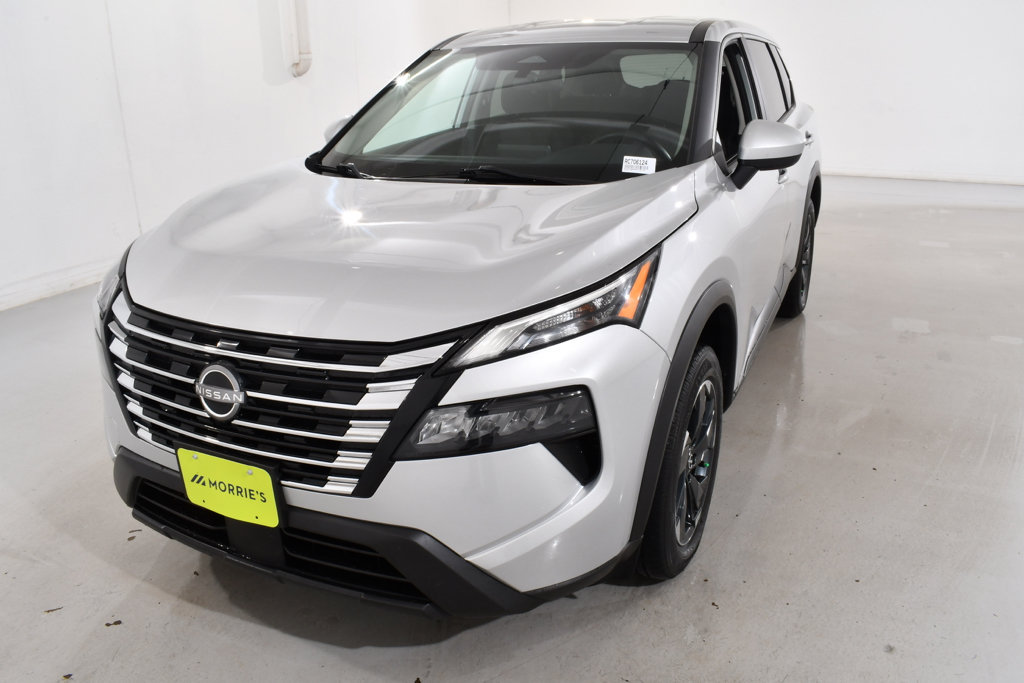 Used 2024 Nissan Rogue SV AWD/4WD image 2