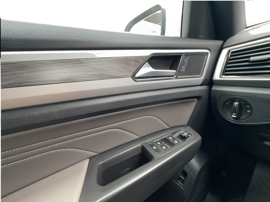 Used 2023 Volkswagen Atlas Cross Sport SE w/ Panoramic Sunroof Package FWD image 49