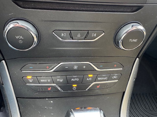 Used 2015 Ford Edge SEL w/ Equipment Group 201A image 18