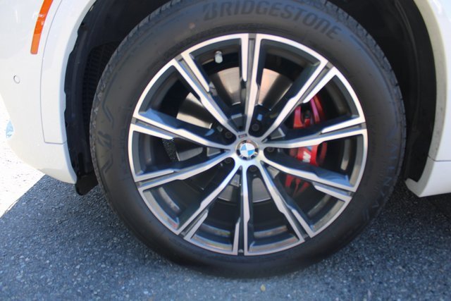 Used 2022 BMW X5 xDrive40i w/ M Sport Package image 12