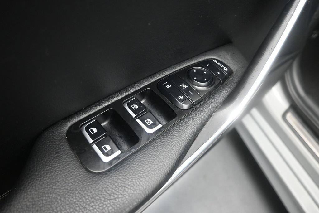 Used 2022 Kia Stinger GT1 AWD/4WD image 20
