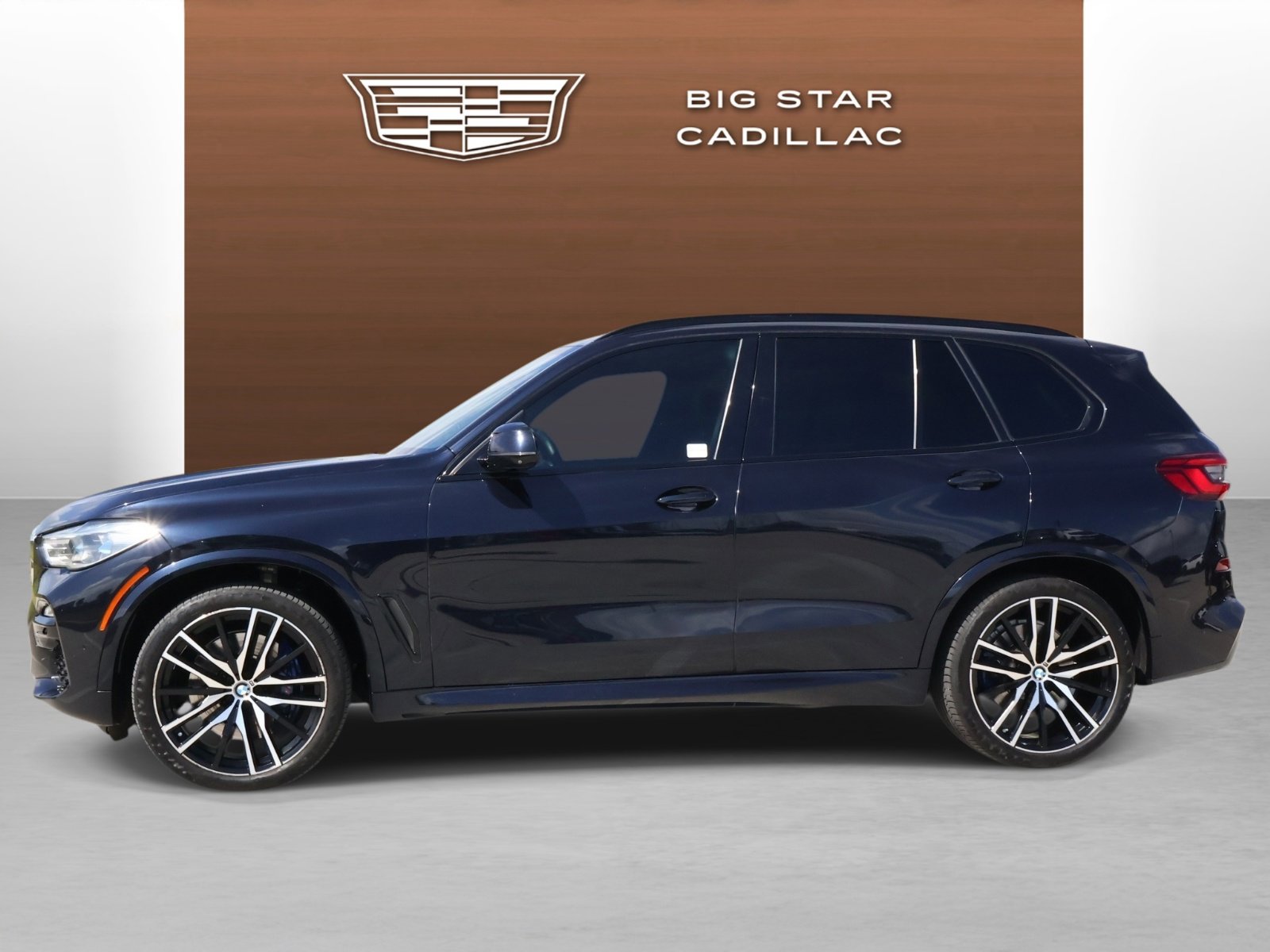 Used 2019 BMW X5 xDrive50i w/ M Sport Package AWD/4WD image 2