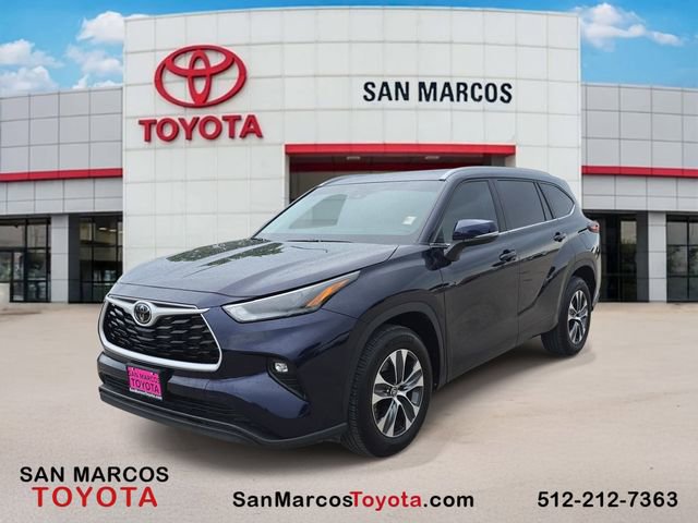 Used 2025 Toyota Highlander XLE image 1