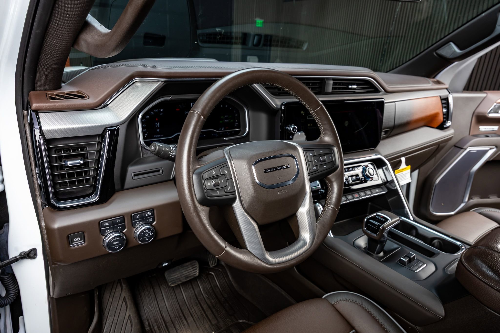 Used 2022 GMC Sierra 1500 Denali AWD/4WD image 17