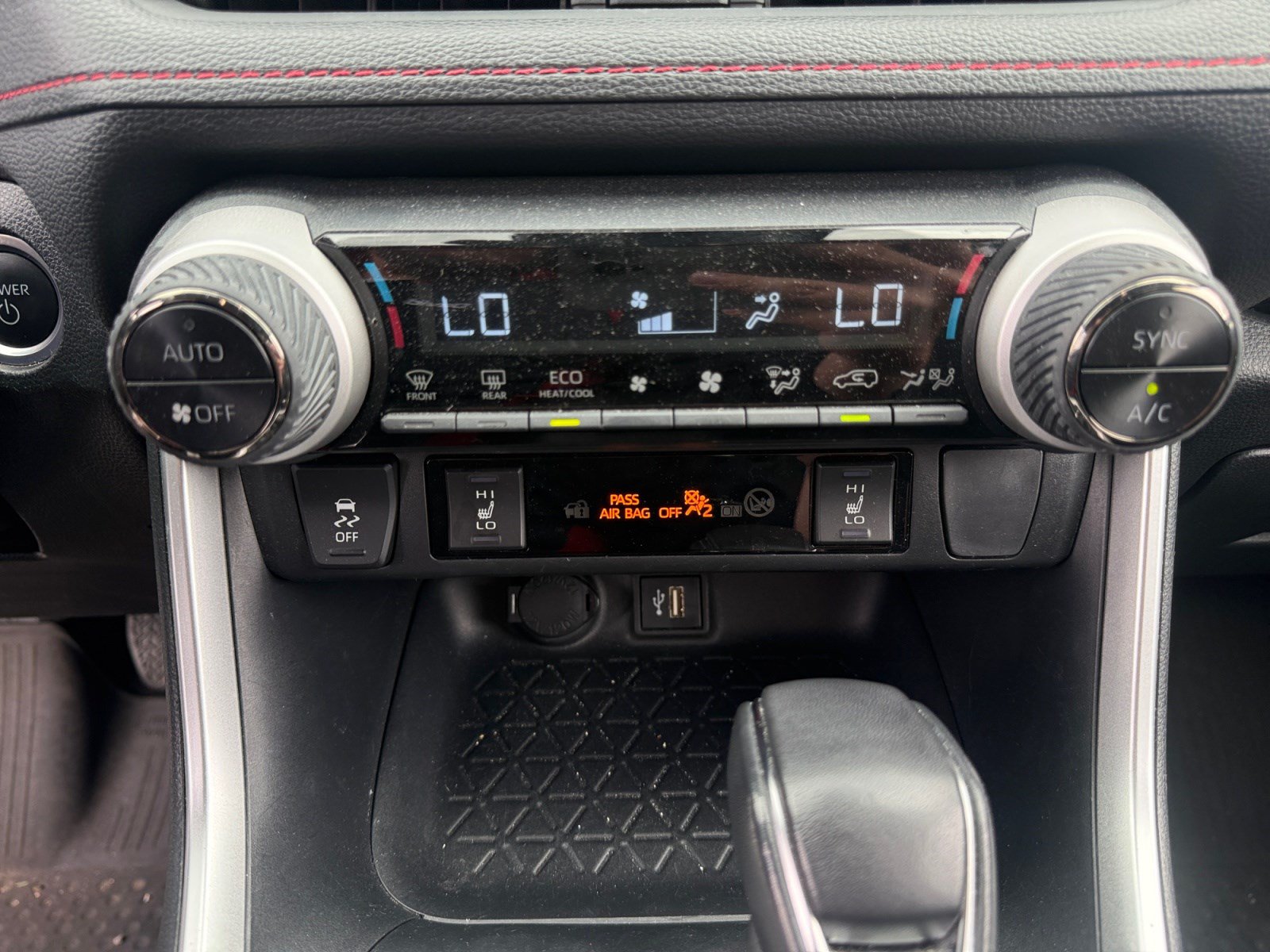 Used 2023 Toyota RAV4 SE w/ Weather & Moonroof Package AWD/4WD image 12